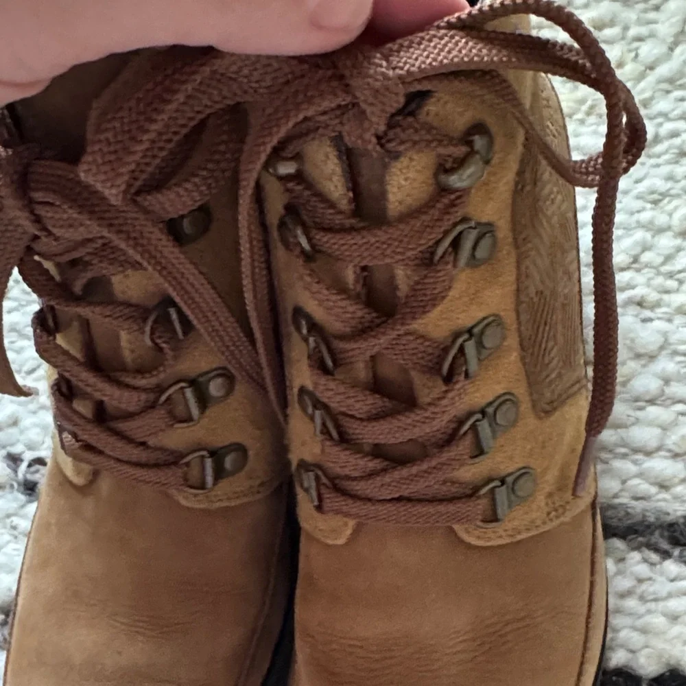 Women’s The North Face Tan Leather Boots - Picture 7 of 10